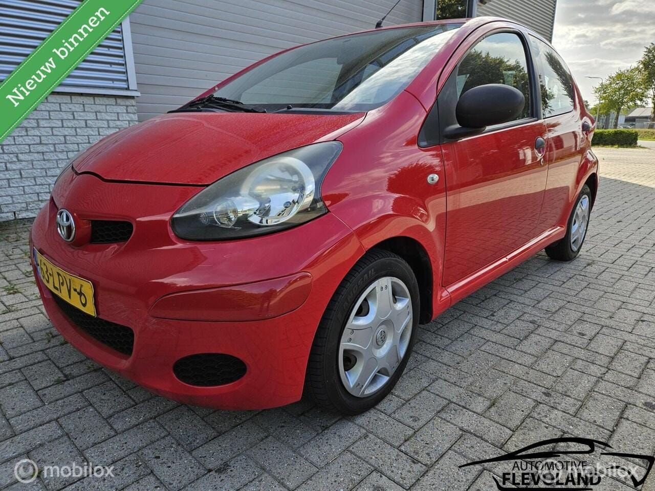 Toyota Aygo - 1.0-12V 5 Deurs NL Geleverd, 162.179 KM, Airco - AutoWereld.nl