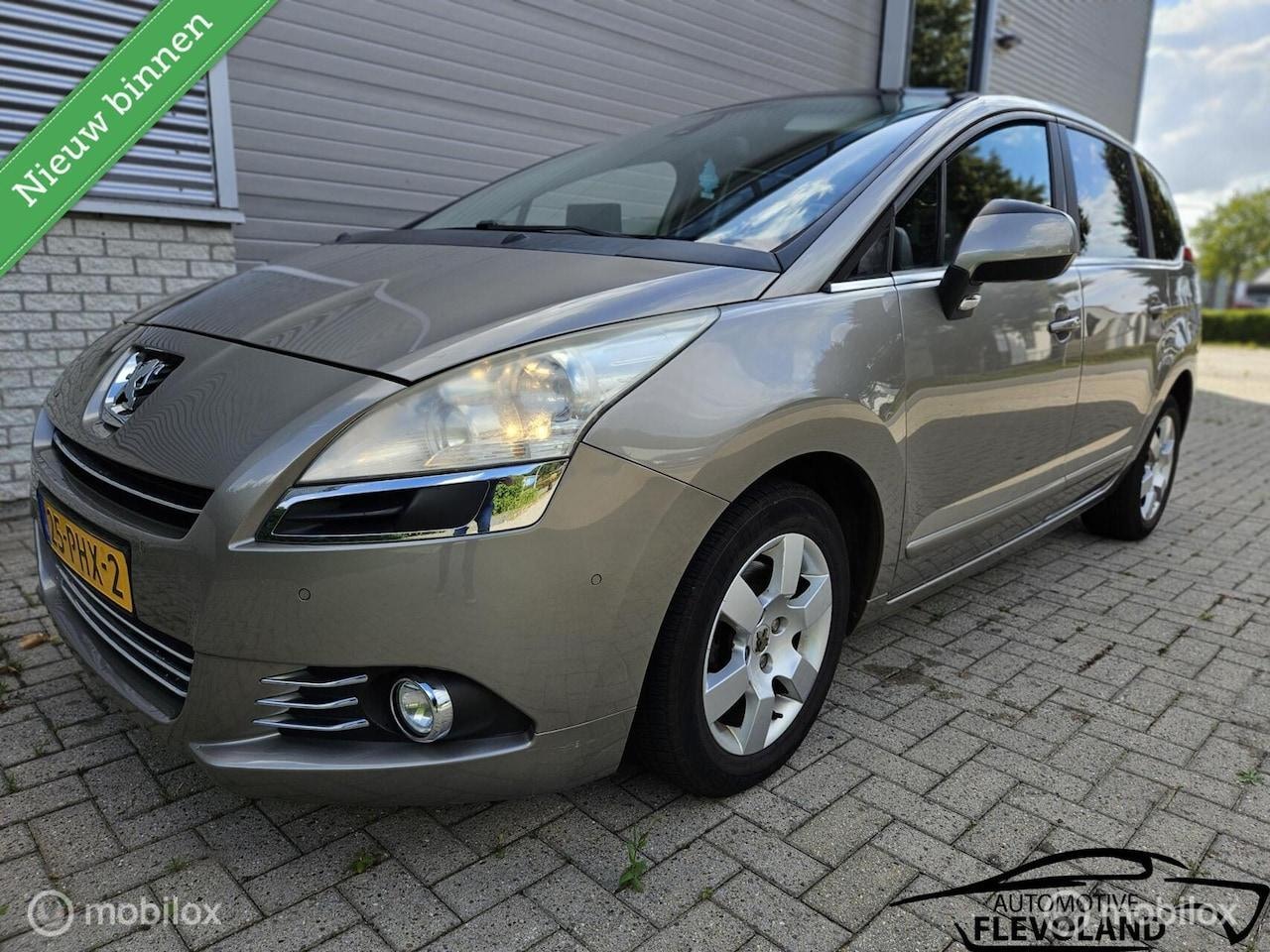 Peugeot 5008 - 1.6i 7 Persoons, 179.677 KM, Orgineel NL, Airco - AutoWereld.nl