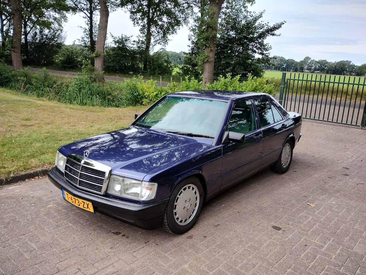 Mercedes-Benz 190-serie - 2.0 D 5 versnellingen apk tot 06-2027 - AutoWereld.nl