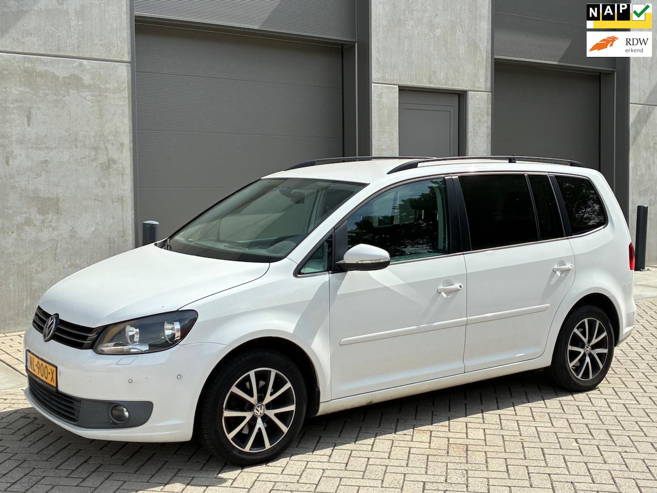 Volkswagen Touran - 1.4 TSI 103KW AUT 2010 Wit PDC|TREKHAAK - AutoWereld.nl