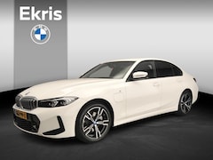 BMW 3-serie - Sedan 320e | M-Sportpakket | LED | Navigatie | Trekhaak | Stoelverwarming | DAB | Alu 18 i