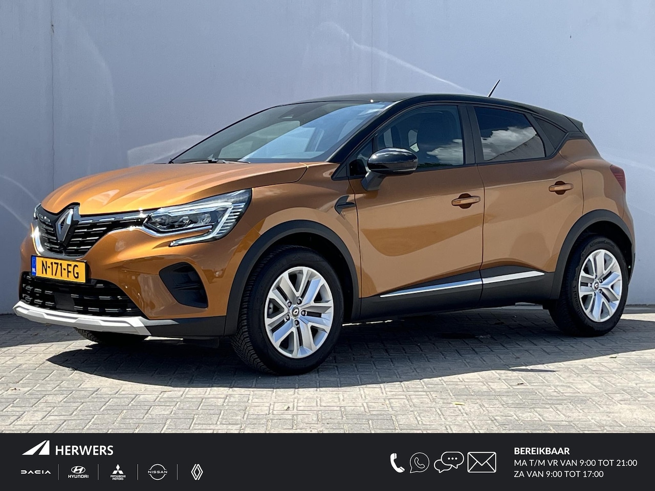 Renault Captur - 1.0 TCe 100 Zen / Navigatie full map / Apple Carplay & Android Auto / Parkeersensoren acht - AutoWereld.nl