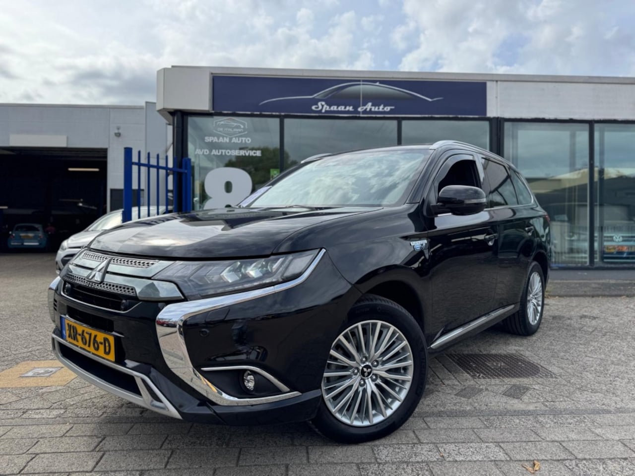 Mitsubishi Outlander - 2.4 PHEV Instyle + l 360 cam l Full options l Carplay - AutoWereld.nl
