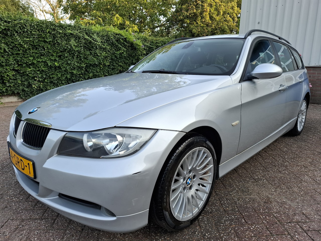 BMW 3-serie Touring - 318i Executive APK VERLOPEN BARST IN DE VOORRUIT 143PK - AutoWereld.nl