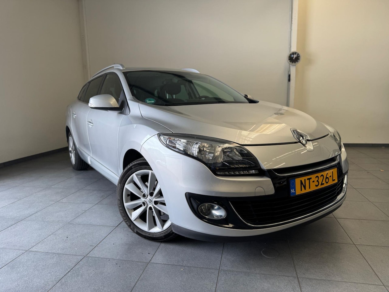 Renault Mégane Estate - 1.2 TCe Collection - Keyless - Navi - Led - stoelverw - cruise - AutoWereld.nl