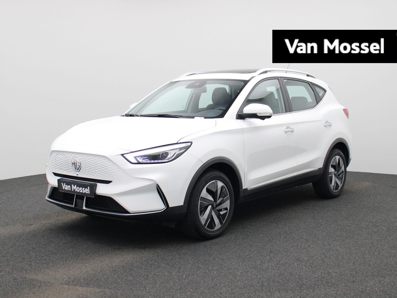 MG ZS - Standard Range Luxury 50 kWh | Voorraad voordeel | Op = Op! | Panoramadak | Leatherette Be - AutoWereld.nl