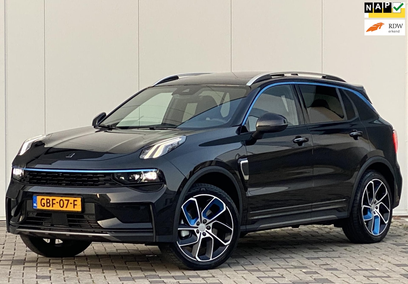 Lynk & Co 01 - 1.5ALLE DENKBARE OPTIES PANORAMA NAVI CAMERA - AutoWereld.nl