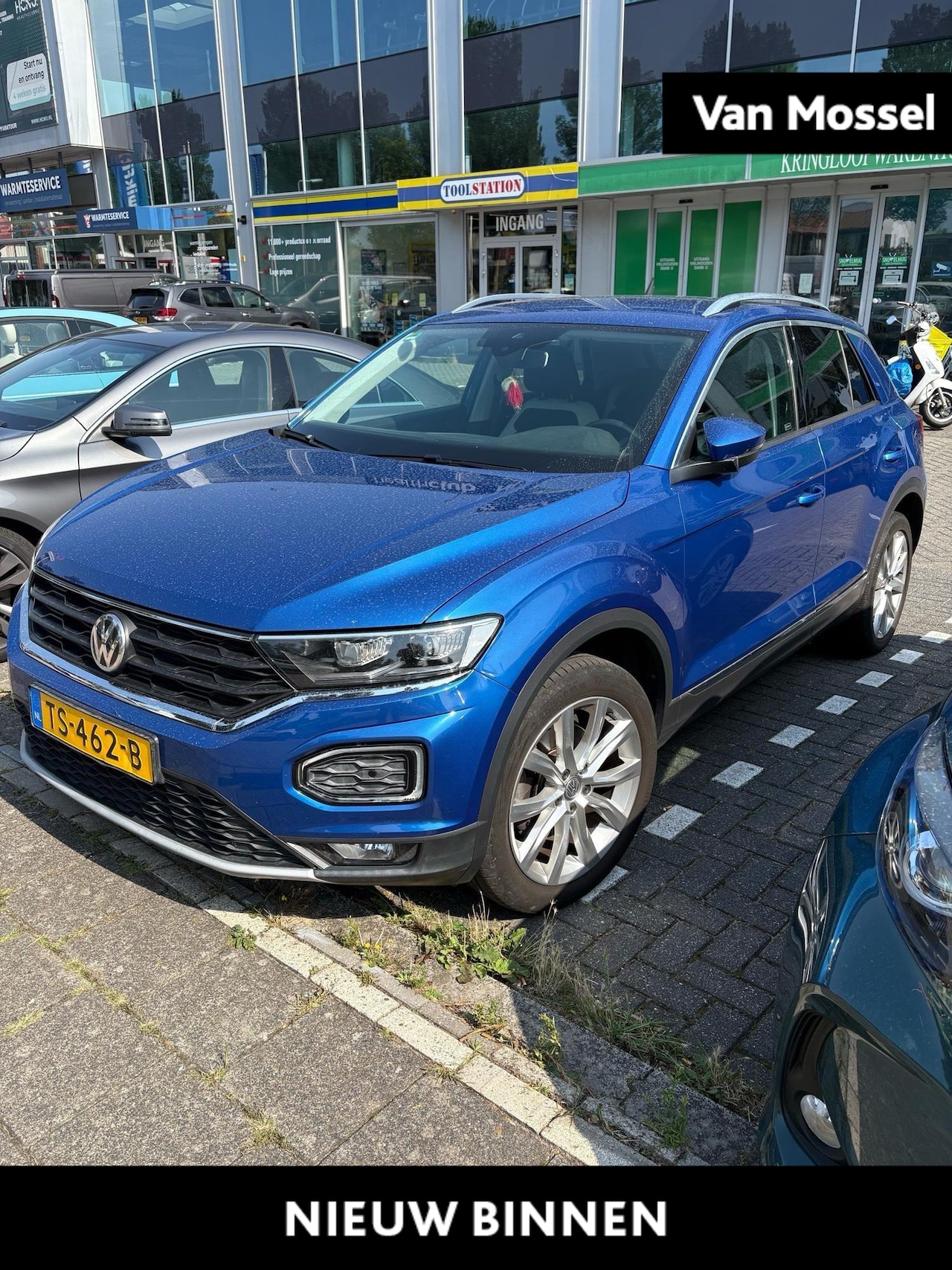 Volkswagen T-Roc - 1.5 TSI Sport | 150 PK | Digital Cockpit PRO | Climatronic (Automatische Airco) | Trekhaak - AutoWereld.nl