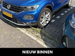 Volkswagen T-Roc - 1.5 TSI Sport | 150 PK | Digital Cockpit PRO | Climatronic (Automatische Airco) | Trekhaak