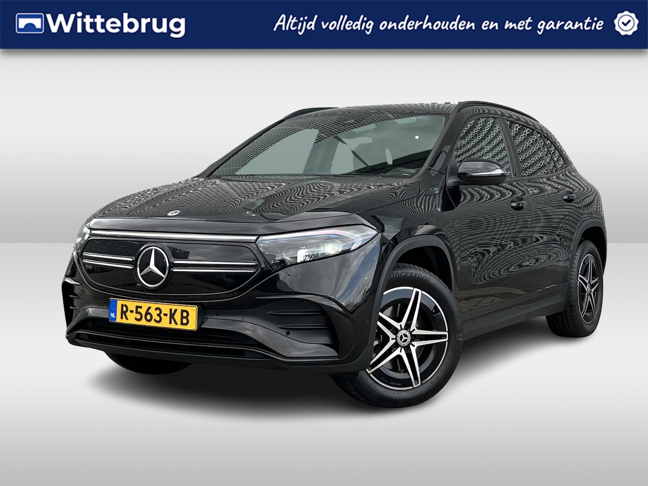 Mercedes-Benz EQA - 250 Business Solution AMG 67 kWh / Navigatie / Pano / Alcantara / Parkeer sensoren V+A / C - AutoWereld.nl