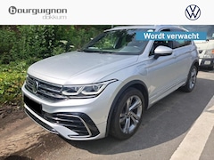 Volkswagen Tiguan - 1.4 TSI eHybrid R-Line Business+ | WORDT VERWACHT | Trekhaak | Pano | IQ. Light |