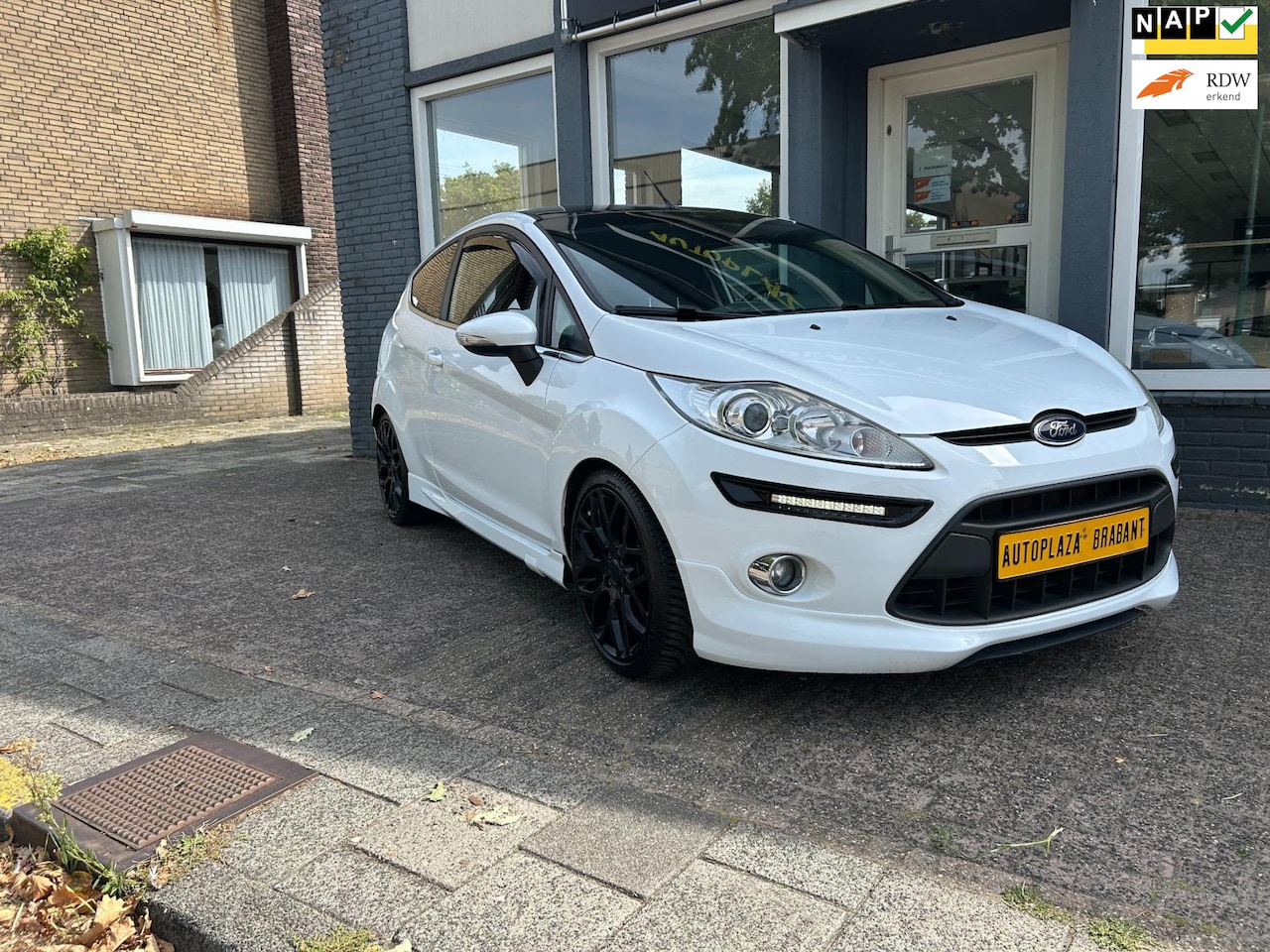 Ford Fiesta - 1.4 SPORT ST / AIRCO / XENON / LED - AutoWereld.nl