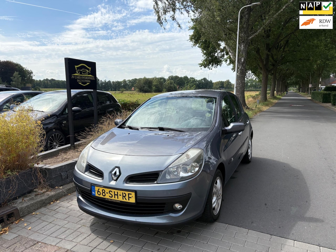 Renault Clio - 1.4-16V Team Spirit AIRCO,ELEKT PAKKET,MISTLAMPEN VOOR,SPORTVELGEN,MIDDENASTEUN,ENZO..MET - AutoWereld.nl
