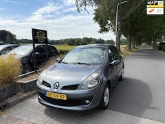 Renault Clio - 1.4-16V Team Spirit AIRCO, ELEKT PAKKET, MISTLAMPEN VOOR, SPORTVELGEN, MIDDENASTEUN, ENZO.