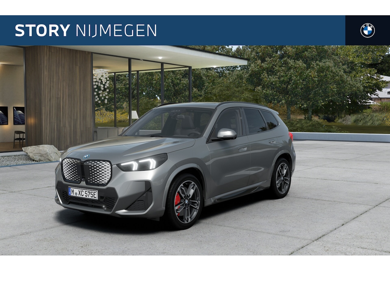 BMW iX1 - eDrive20 67 kWh M Sport / Panoramadak / Trekhaak / Sportstoelen / Stoelverwarming / Head-U - AutoWereld.nl