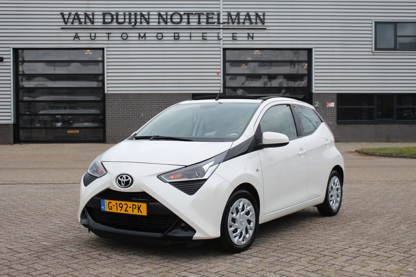 Toyota Aygo - 1.0 VVT-i X-Play / Open dak / Carplay / Automaat - AutoWereld.nl