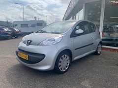 Peugeot 107 - 1.0-12V XS