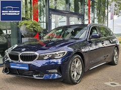 BMW 3-serie Touring - 330e Sport Line | Navigatie | Wegkl. Trekhaak | Climate Control | Cruise Control | LM Velg