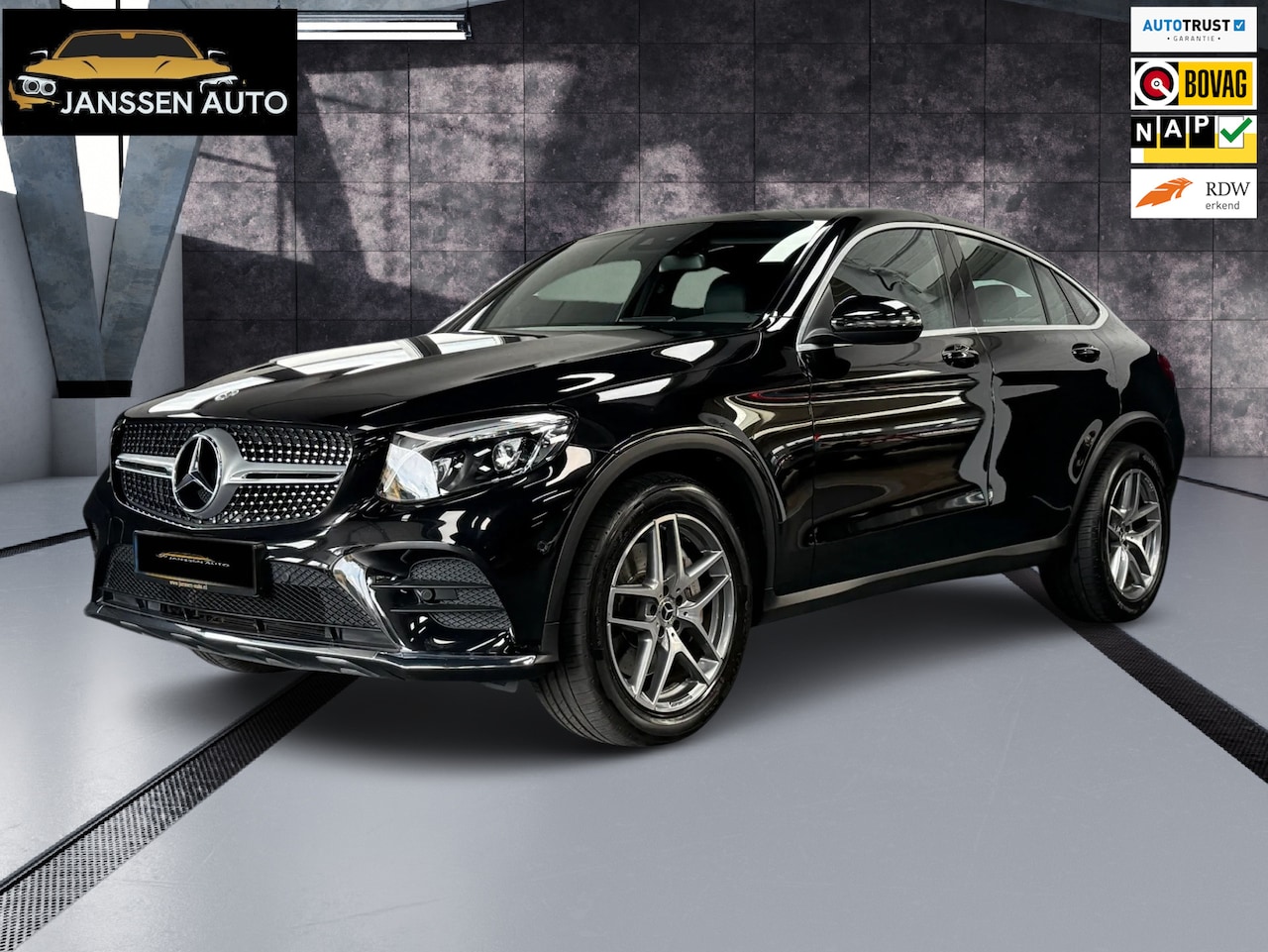 Mercedes-Benz GLC-klasse Coupé - 250 4MATIC AMG | Alcantara | Camera | Navi | Schuifdak | Trekhaak | Mooie auto - AutoWereld.nl