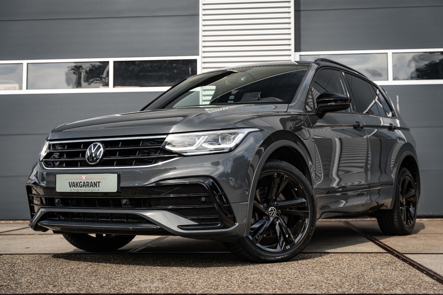 Volkswagen Tiguan - 1.4 TSI eHybrid R-Line Business 1.4 TSI eHybrid R-Line Business+ - AutoWereld.nl