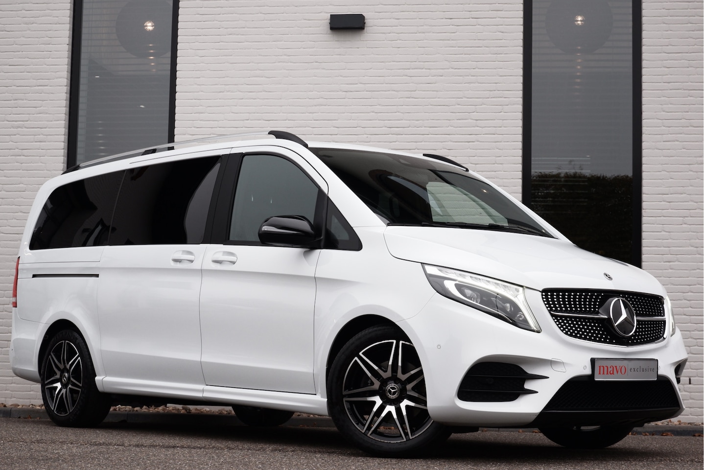 Mercedes-Benz V-klasse - 220d / BPM VRIJ / Lang / AMG / DC / 2x Schuifdeur / MBUX (apple carplay) / Camera / NIEUWS - AutoWereld.nl
