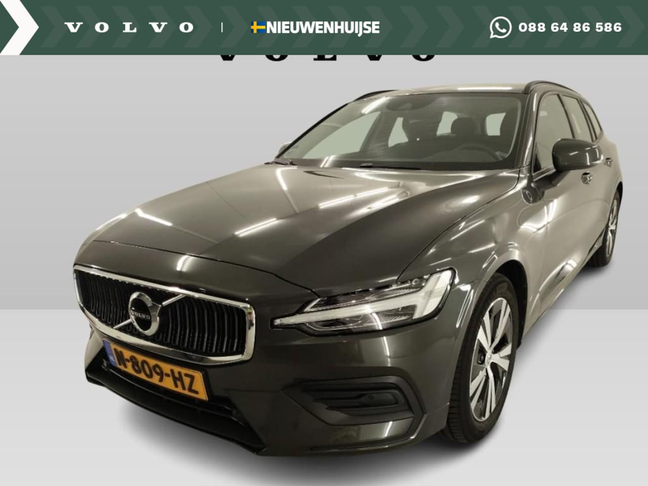 Volvo V60 - 2.0 B3 Momentum Advantage | Cruise Control | Parkeercamera | Navigatie | Apple CarPlay & A - AutoWereld.nl