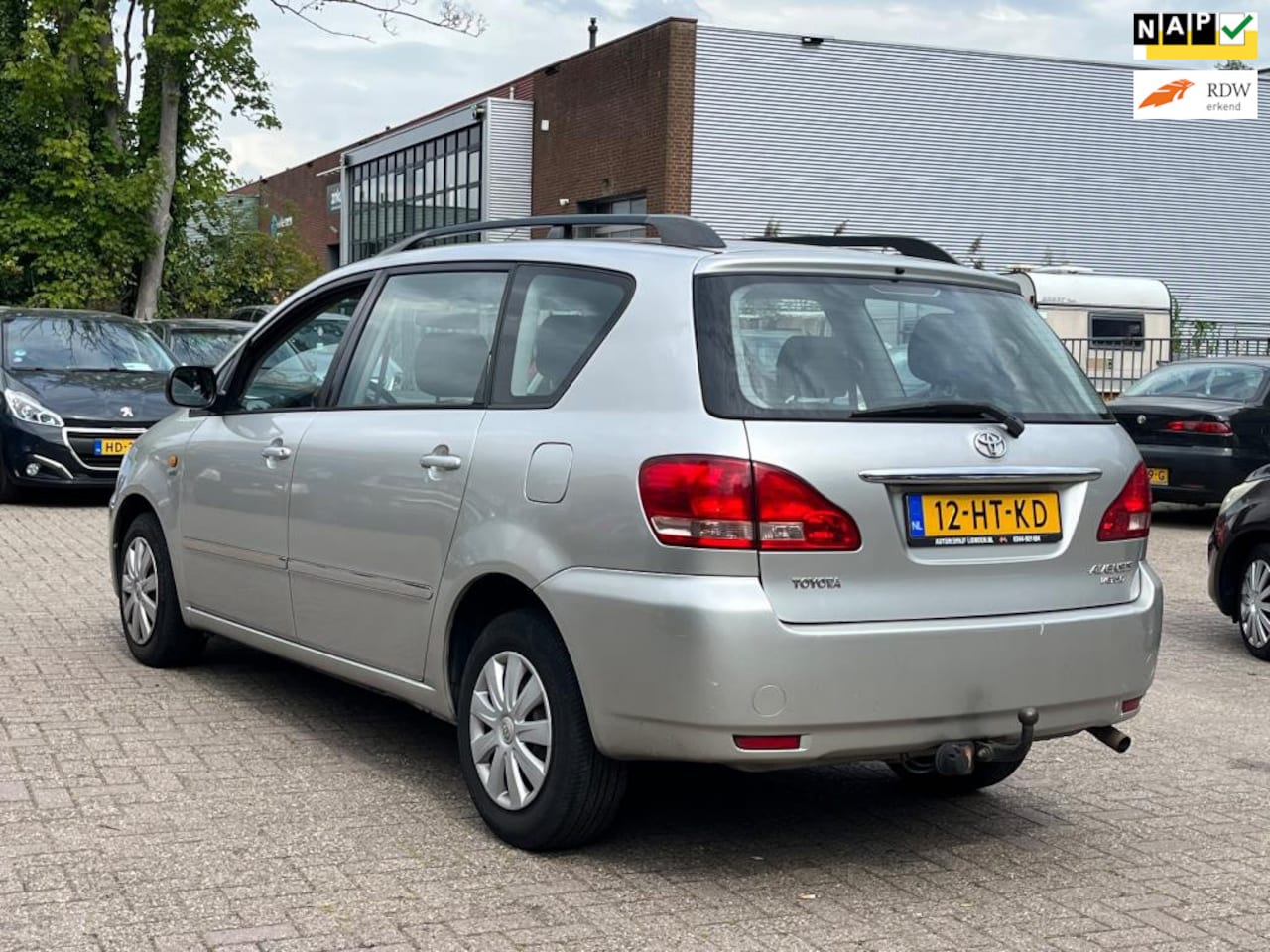 Toyota Avensis Verso - 2.0i Linea Luna 7p. Airco - AutoWereld.nl
