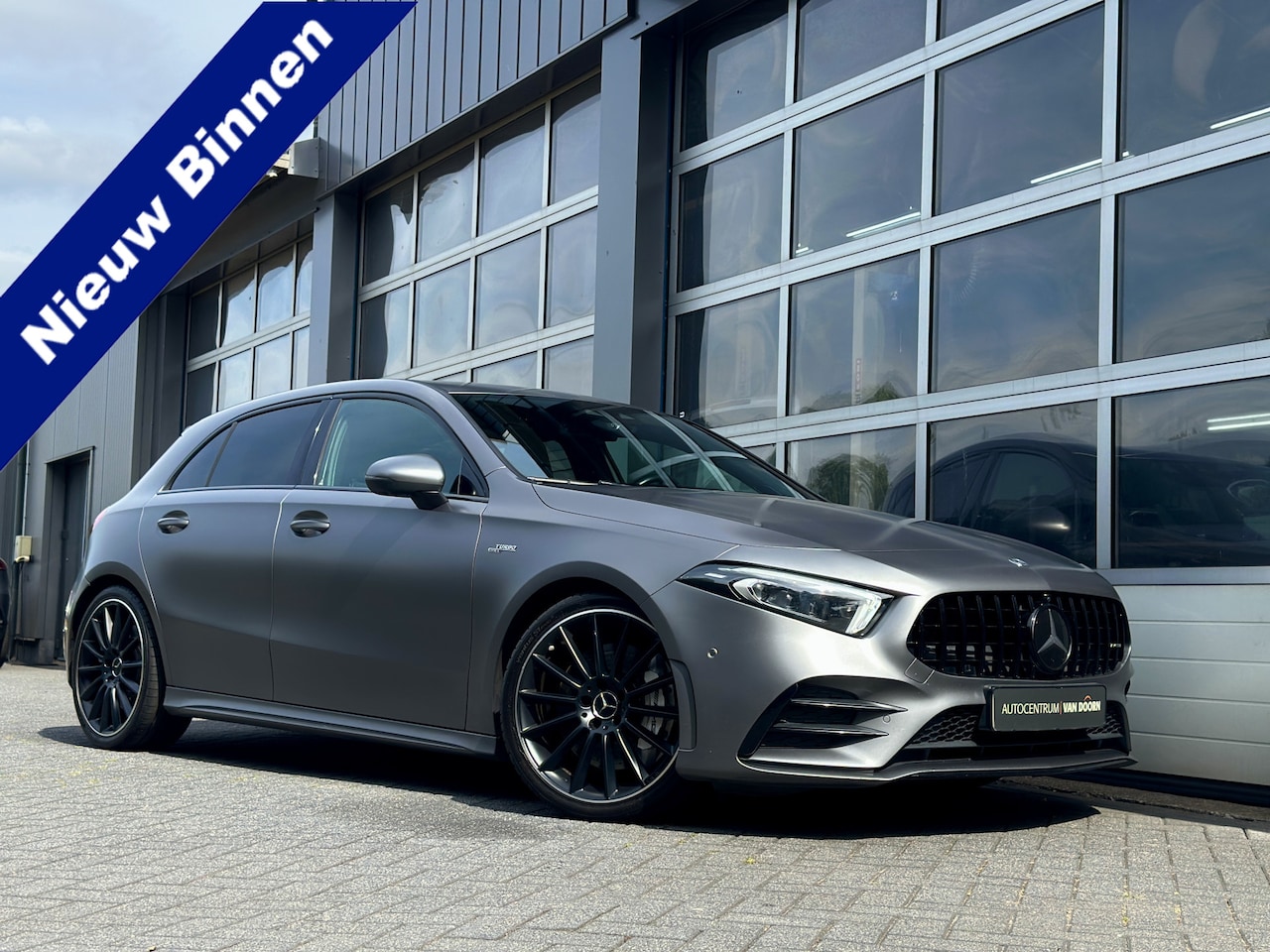 Mercedes-Benz A-klasse - AMG 35 | 4MATIC | 306pk | Matt Grey | Leer | Camera | Elek stoelen | Adapt Cruise | | Kuip - AutoWereld.nl