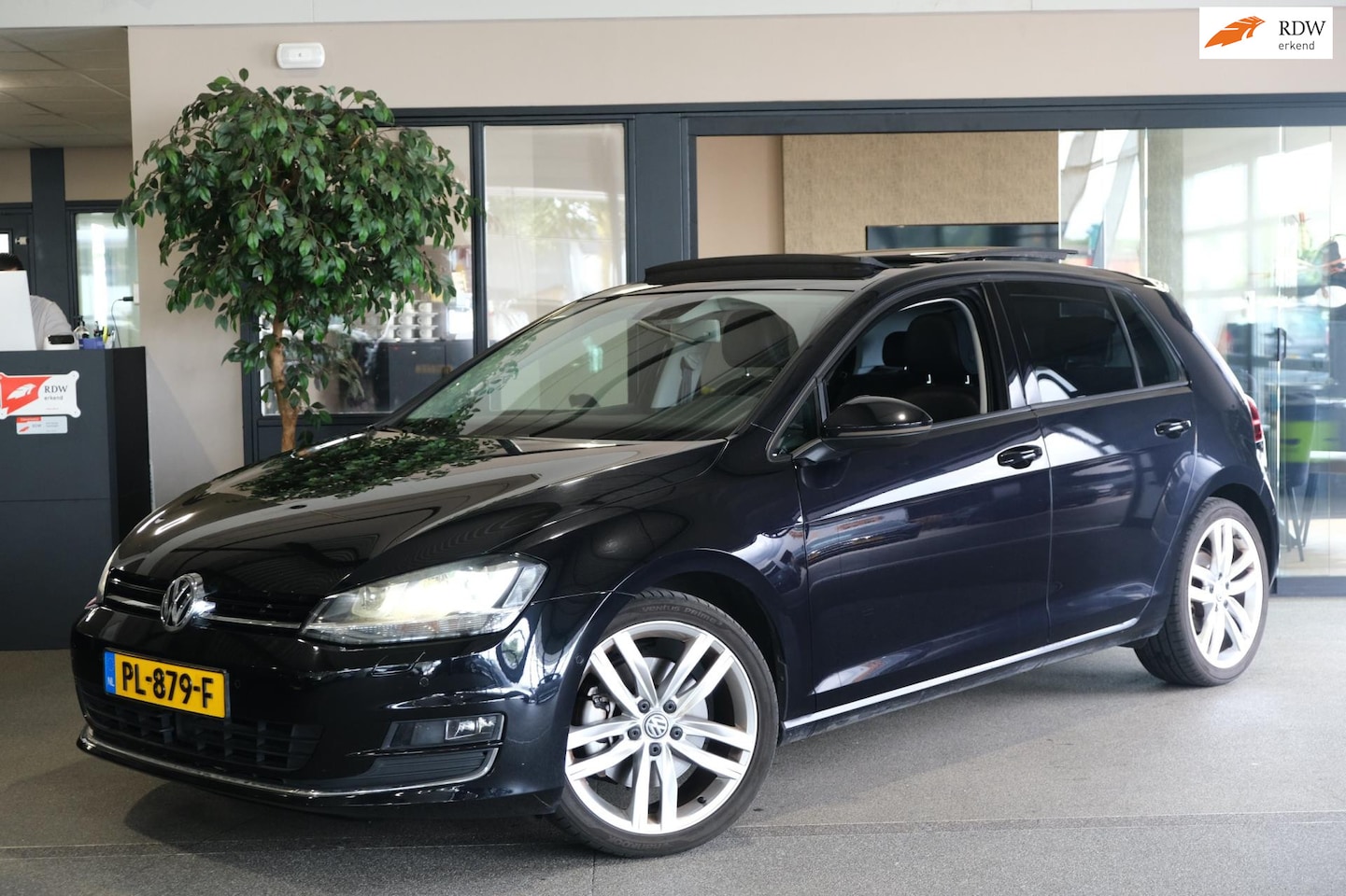 Volkswagen Golf - 1.4 TSI DSG Highline Pano Navi ACC CAM Leder - AutoWereld.nl