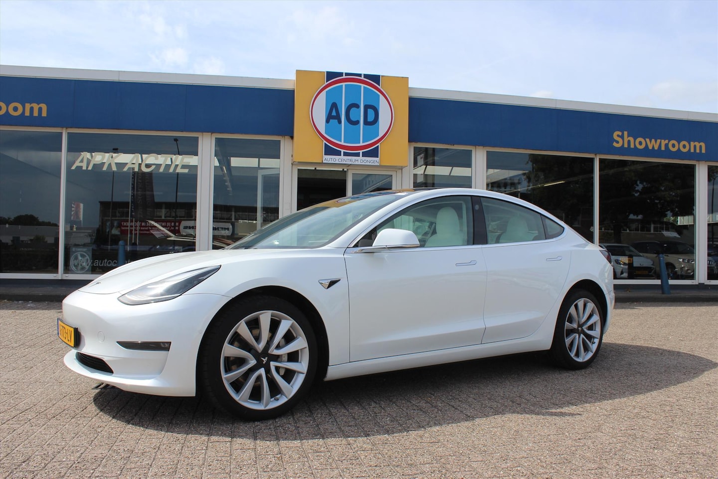 Tesla Model 3 - Standard Plus RWD | 19'' wheels | Metallic lak | Orig. NL | Trekhaak afneembaar | - AutoWereld.nl