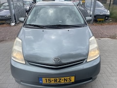 Toyota Prius - 1.5 VVT-i Mooie prius alle papieren aanwezig nw kat batterij checklist ook wat moet gebeur