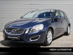 Volvo V60 - T4 Kinetic AUT. | NAV | Bluetooth | High Performance Audio | Parkeersensoren | Verstelbare