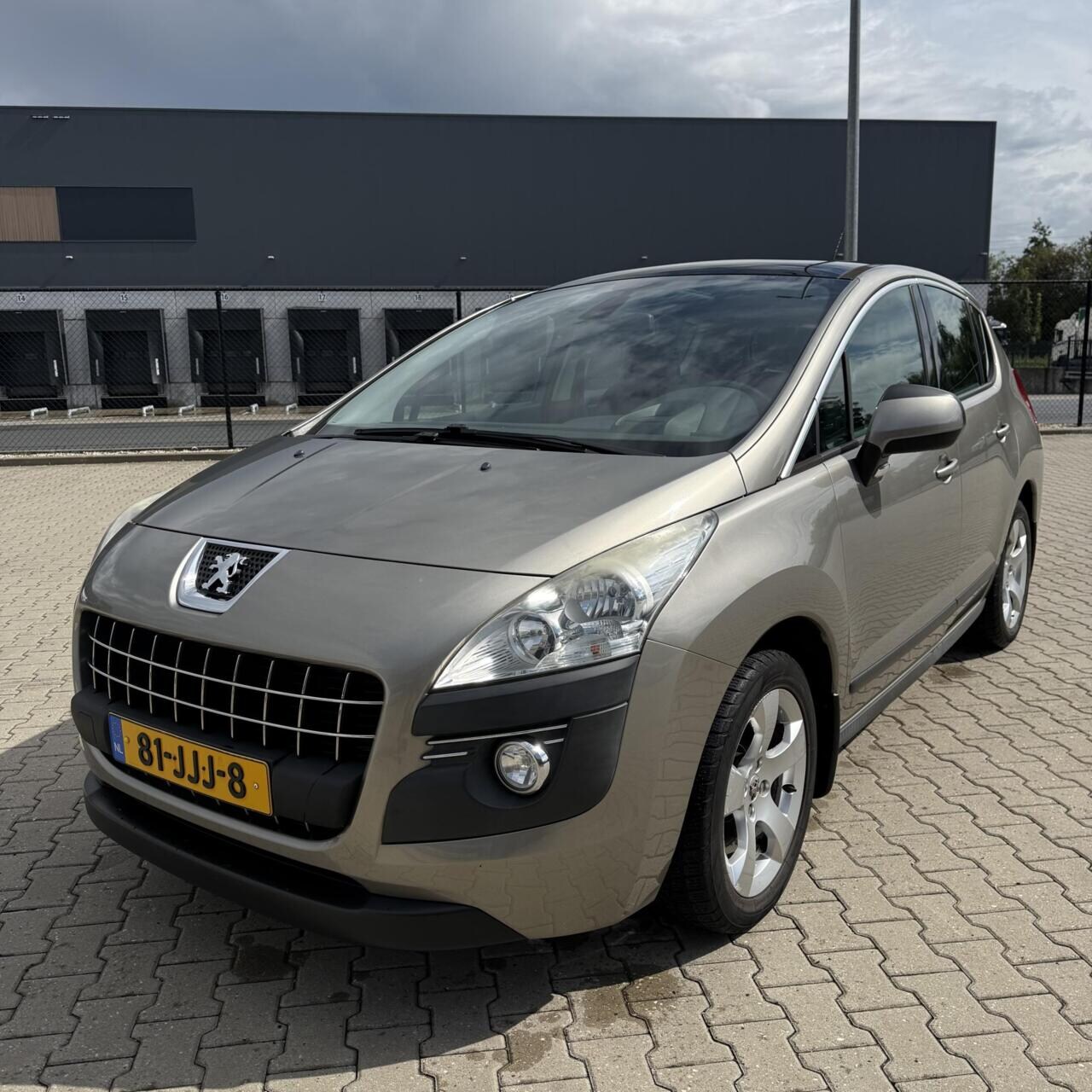 Peugeot 3008 - 1.6 Première | Panoramadak | Airco | NW APK! - AutoWereld.nl