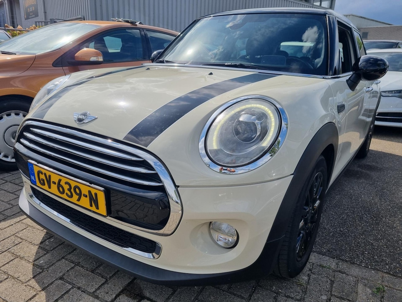 MINI Cooper - Mini 1.5 Chili Sportleder Xenon HeadUp Navi - AutoWereld.nl