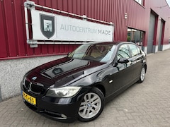 BMW 3-serie - 318i Business Line // Navi // Clima // Cruise control // Leder