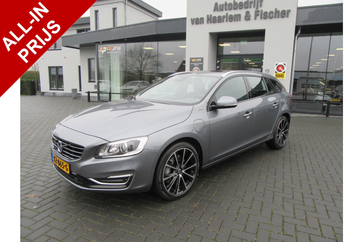 Volvo V60 - 2.4 D5 Twin Engine R-Design Plug In Hybrid - AutoWereld.nl