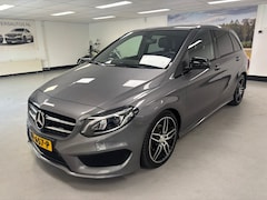 Mercedes-Benz B-klasse - 180 AMG Night Edition NL AUTO NAP Nieuwe Banden Plus Navi Led Parctronic