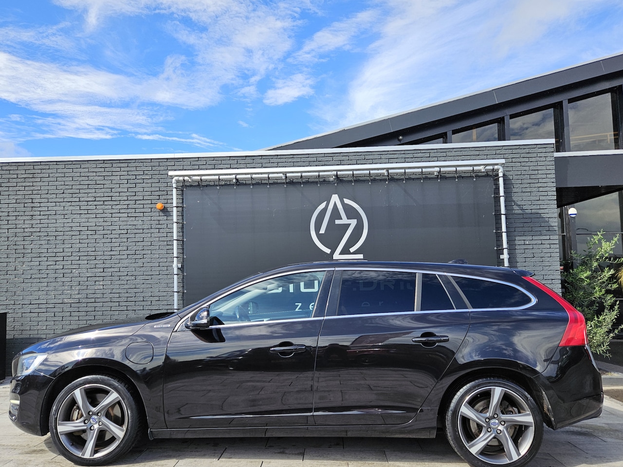Volvo V60 - 2.4 D6 AWD Plug-In Hybrid Summum 2.4 D6 AWD Plug-In Hybrid Summum - AutoWereld.nl