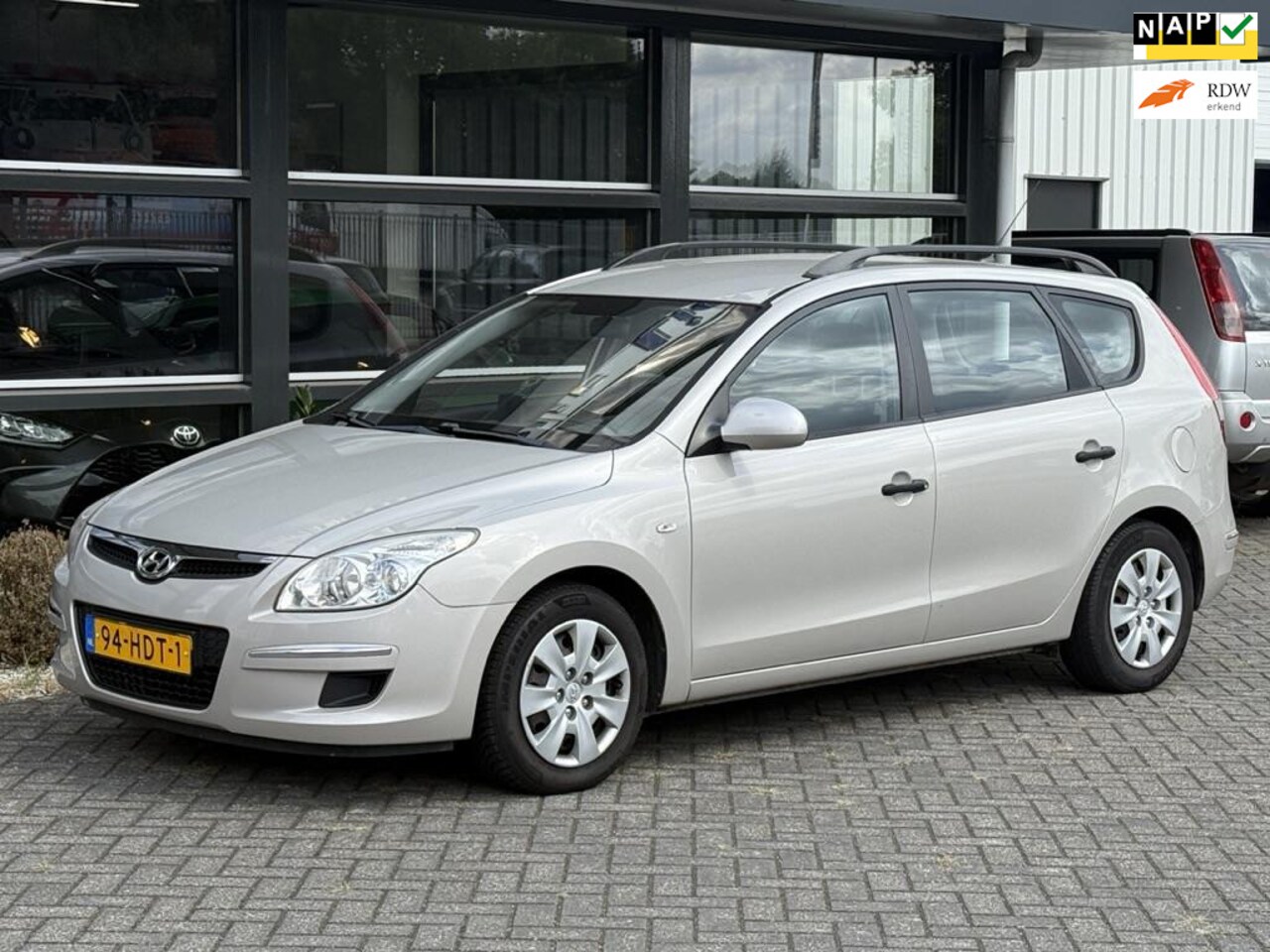 Hyundai i30 CW - 1.6 CRDi Active Cool NAP APK tot 03-2026 !! - AutoWereld.nl