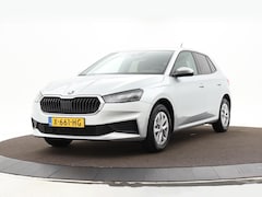 Skoda Fabia - 1.0 Tsi 95pk Ambition · Apple/Android Car Play · P-Sensoren · Airco · Cruise Control · 15'