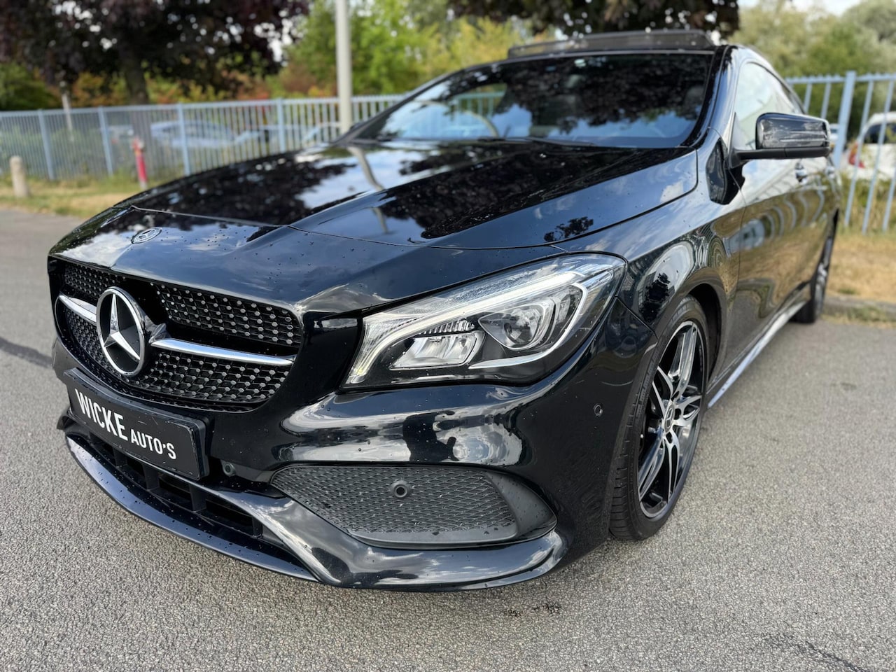 Mercedes-Benz CLA-klasse Shooting Brake - 180 AMG Panorama Camera - AutoWereld.nl