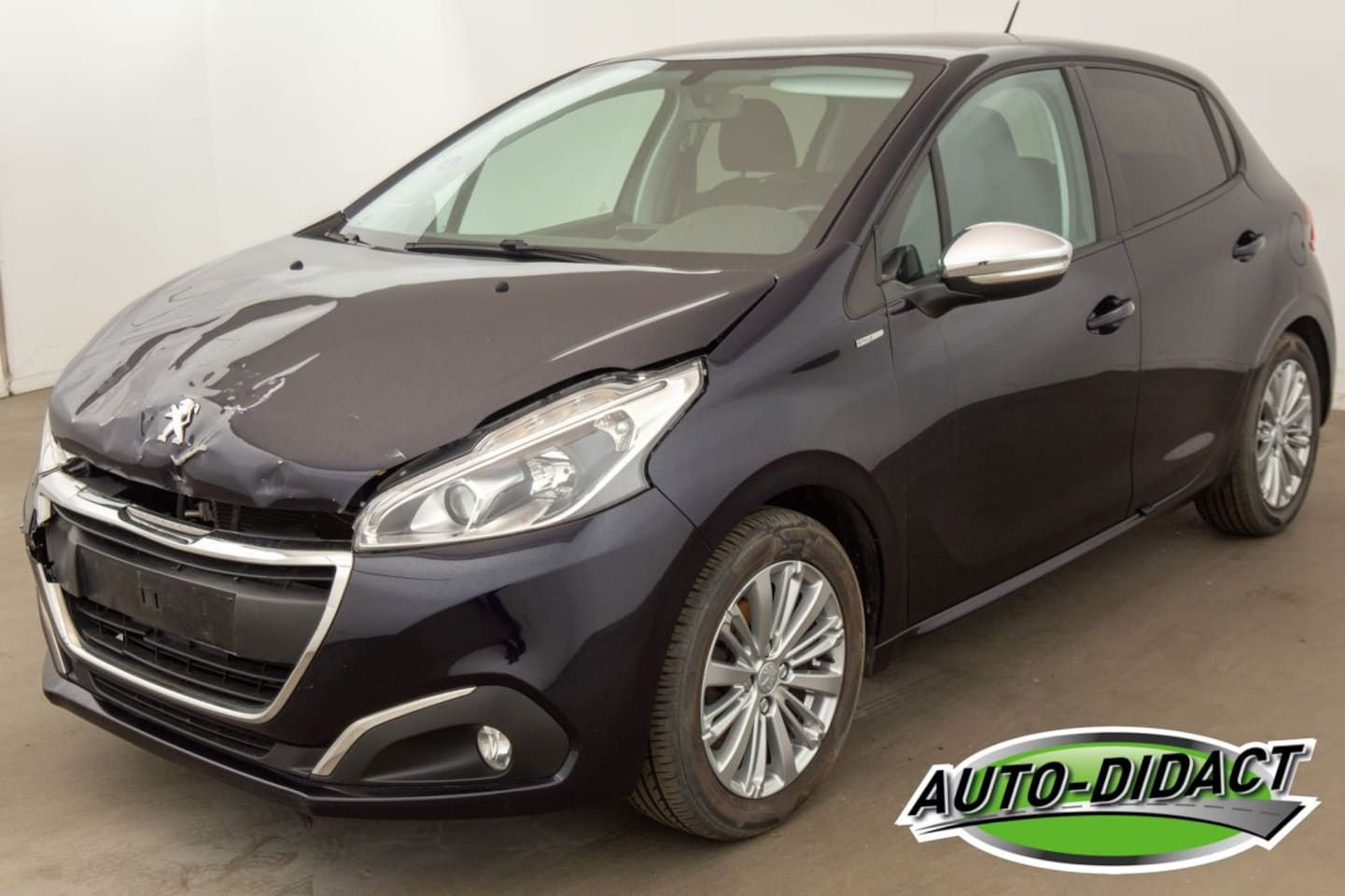 Peugeot 208 - 1.2 Airco Navi - AutoWereld.nl