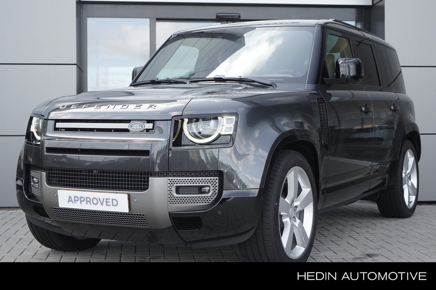 Land Rover Defender 110 - 2.0 P300e 110 X-Dynamic HSE 2.0 P300e 110 X-Dynamic HSE - AutoWereld.nl