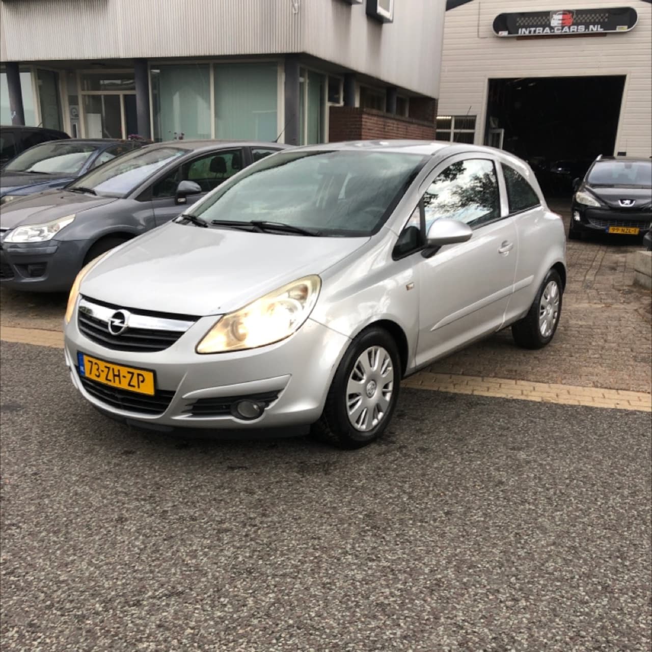 Opel Corsa - 1.2-16V Enjoy Airco,Electr pakket enz enz. Goed rijdende Corsa met een Apk keuring T/m 03- - AutoWereld.nl