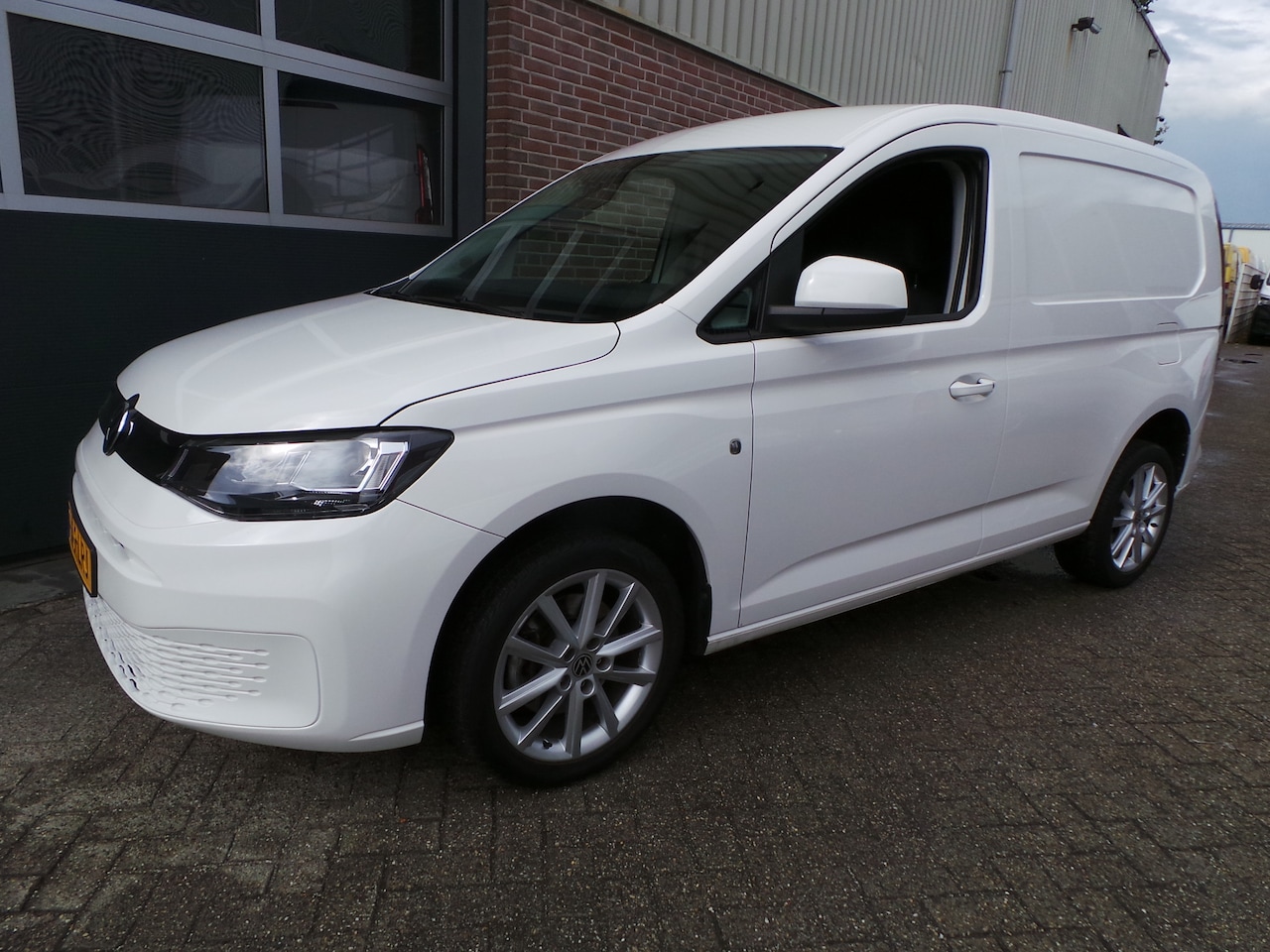 Volkswagen Caddy Cargo - 1.5 TSI BENZINE MARGE AUTO BTW/BPM VRIJ - AutoWereld.nl