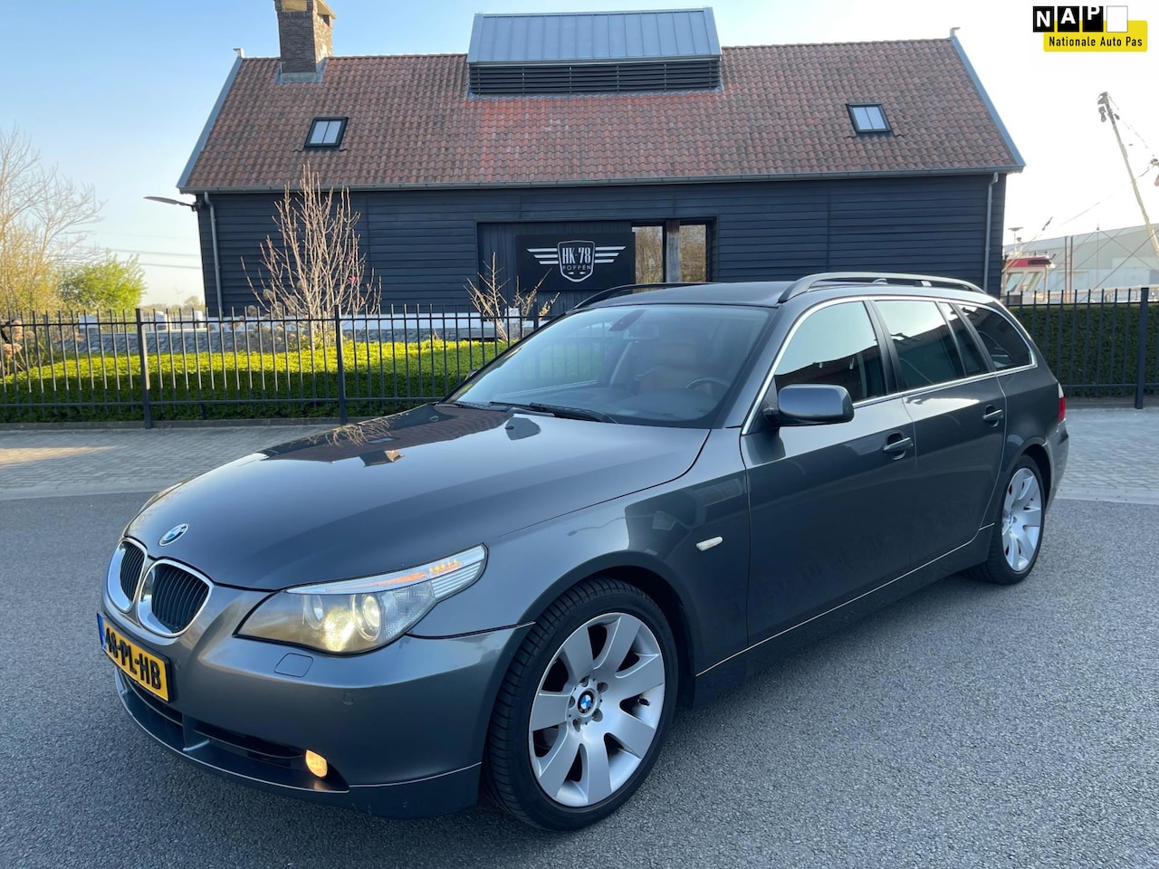 BMW 5-serie Touring - 525i EXECUTIVE AUTOMAAT LEER NAVI XENON - AutoWereld.nl