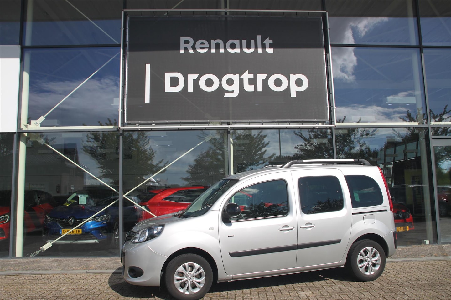 Renault Kangoo - 115PK-LIMITED-147DKM-NAVI-CLIMA-CRUISE-CAMERA- - AutoWereld.nl