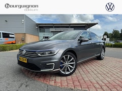 Volkswagen Passat - 1.4 TSI GTE Connected Series | 218Pk | Trekhaak | LED | A-camera |