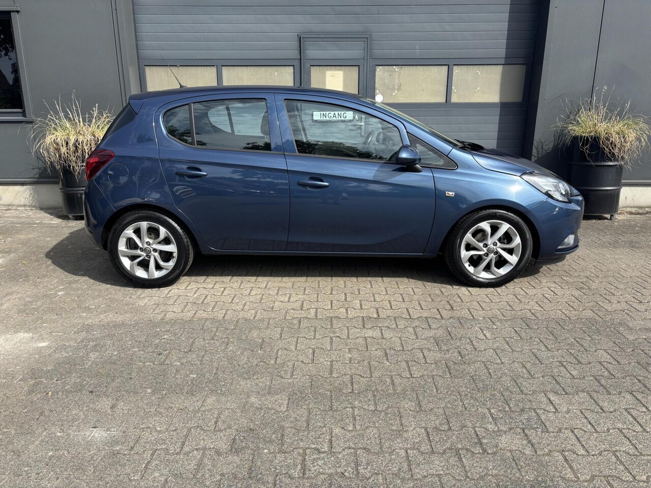 Opel Corsa - 1.4 Edition Airco/ Cruise Control/ Bluetooth!!