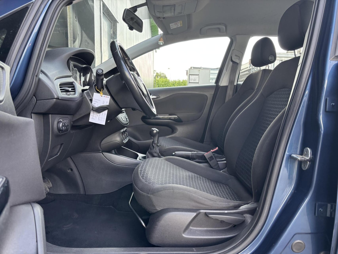 Opel Corsa - 1.4 Edition Airco/ Cruise Control/ Bluetooth